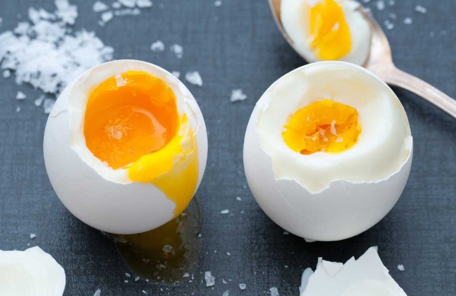 Một quả trứng gà luộc bao nhiêu calo? Thực đơn giảm cân với trứng gà luộc