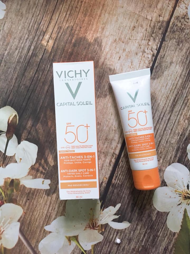 Kem chống nắng Vichy Ideal Soleil 3 in 1 Tinted Anti-Dark Spots Care SPF 50+ - Sản phẩm chống nắng và phục hồi sau khi đi nắng | TheFaceHolic.com