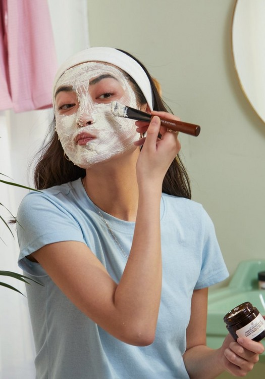 The Body Shop Chinese Ginseng & Rice Clarifying Polishing Mask-75ml | Nirnita