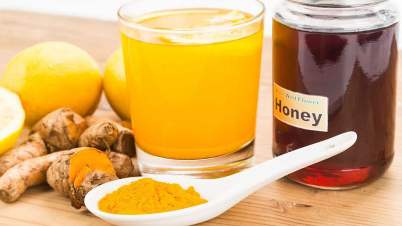 Cách pha tinh bột nghệ với mật ong đúng cách