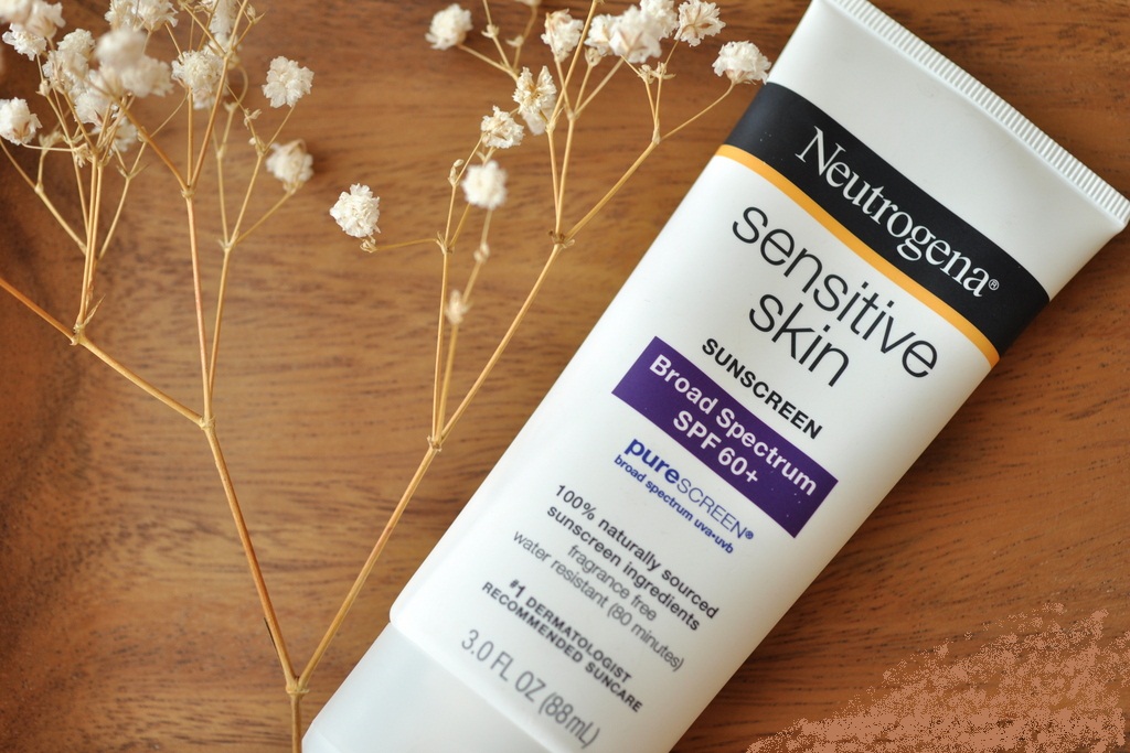 Review kem chống nắng Neutrogena Sensitive Skin dành cho da nhạy cảm - Lozimom